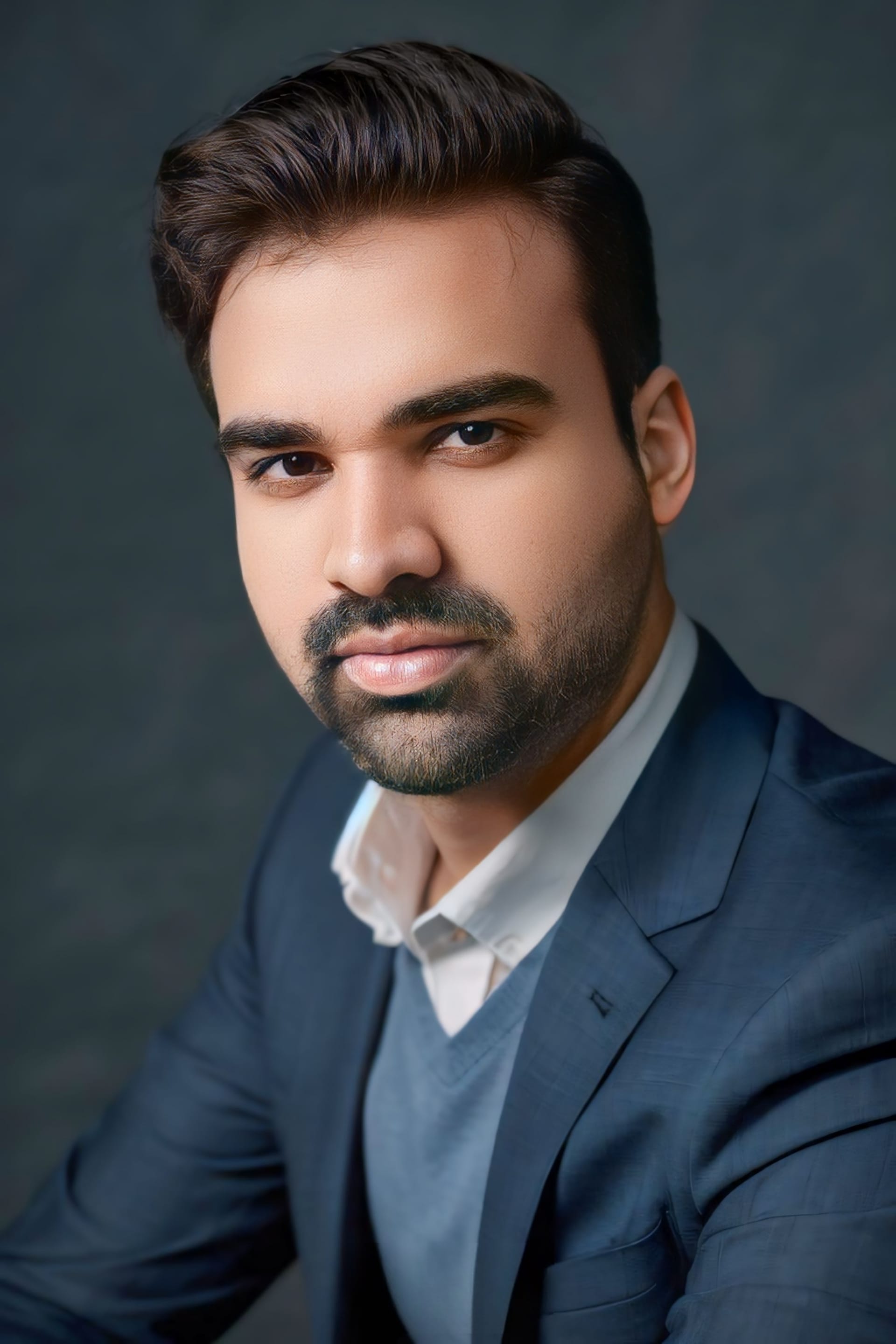 Create and work with multi-function AI workers for hundreds of roles with TeamCreate AI